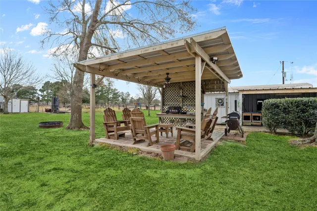 $315,000 | 290 County Road 2286, Cleveland, TX 77327