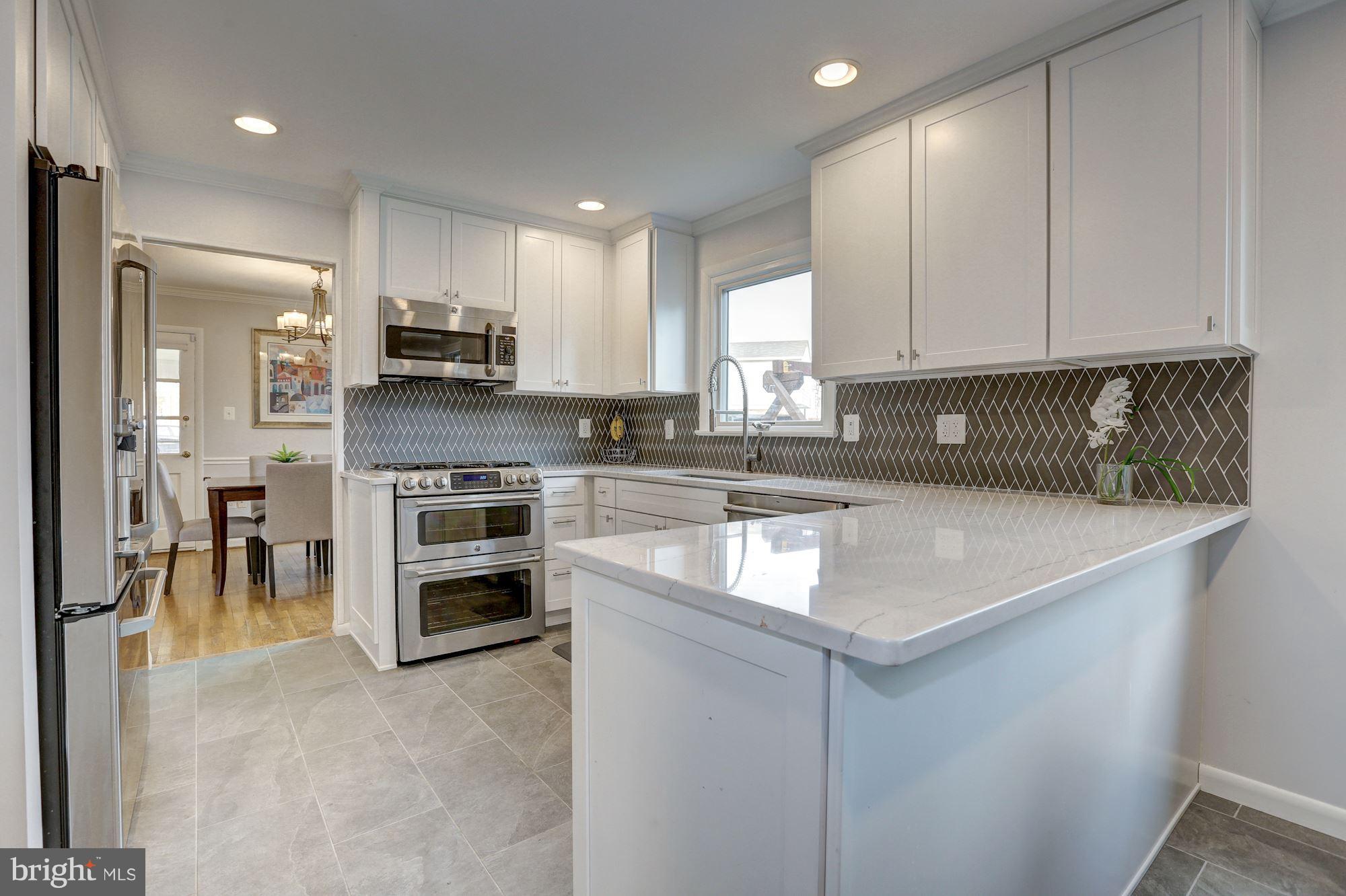 8518 Postoak Road Potomac, MD 20854 - Photo 11 of 30 Kitchen