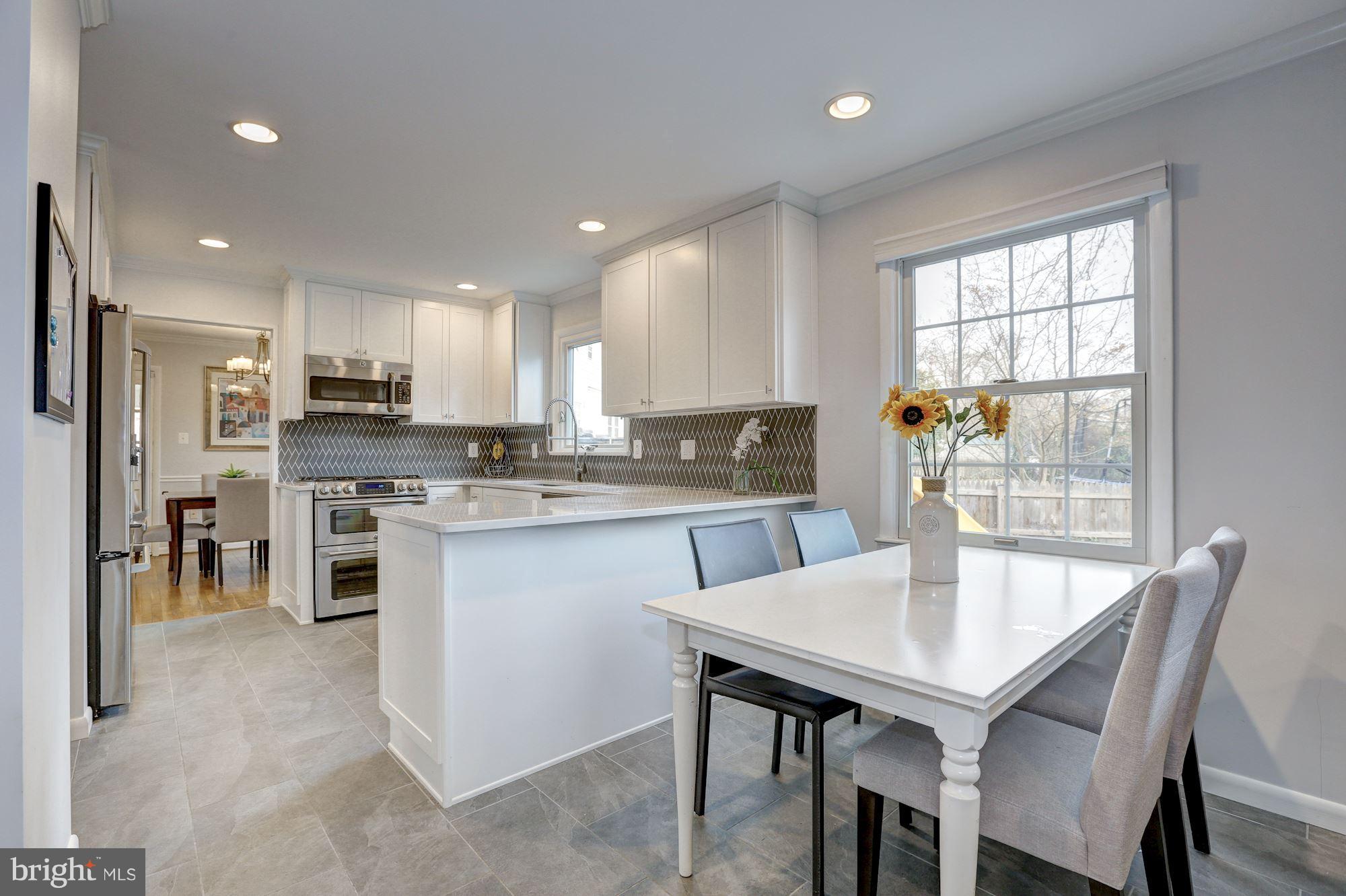 8518 Postoak Road Potomac, MD 20854 - Photo 12 of 30 Kitchen