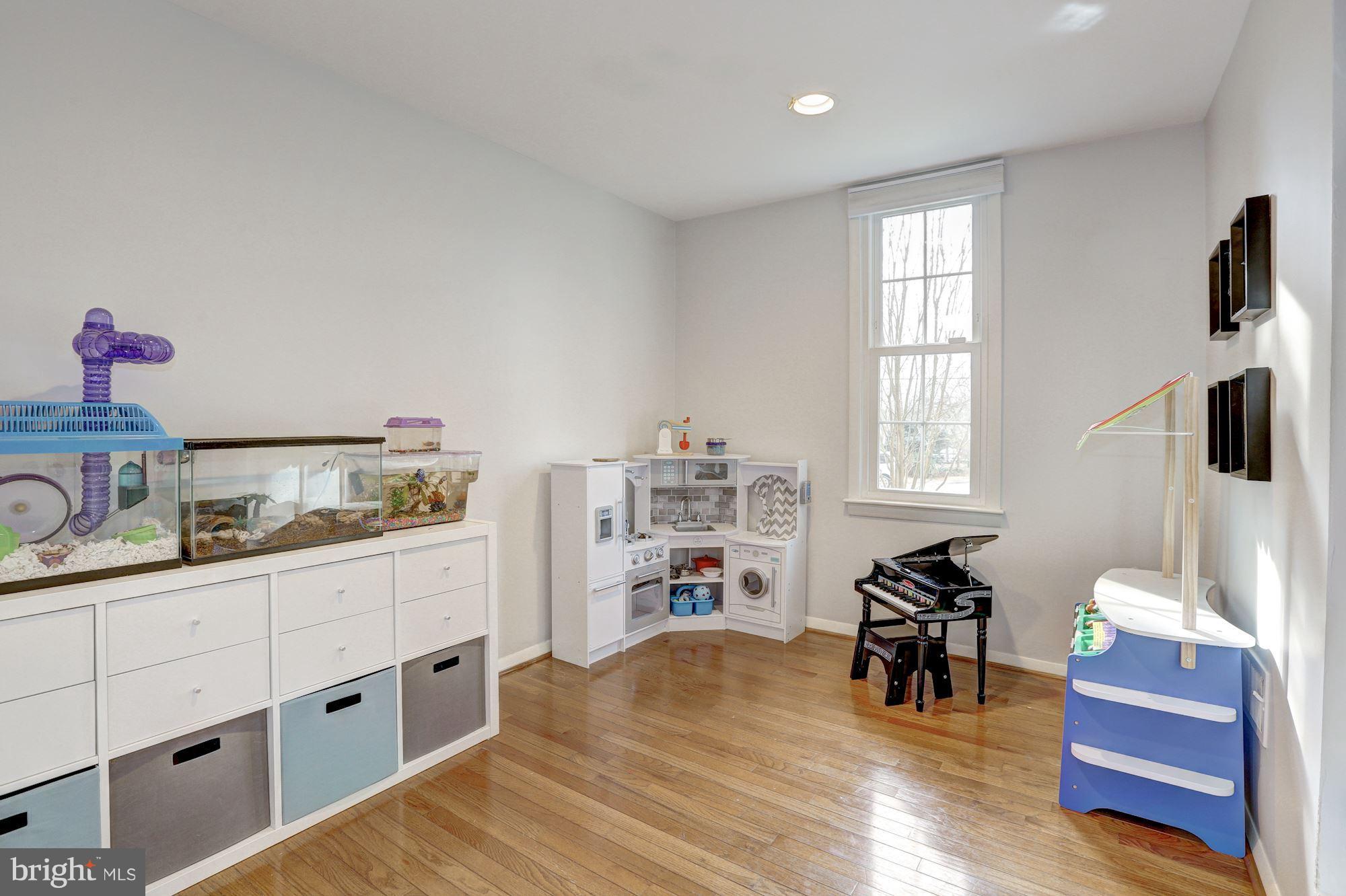 8518 Postoak Road Potomac, MD 20854 - Photo 15 of 30 Interior (General)