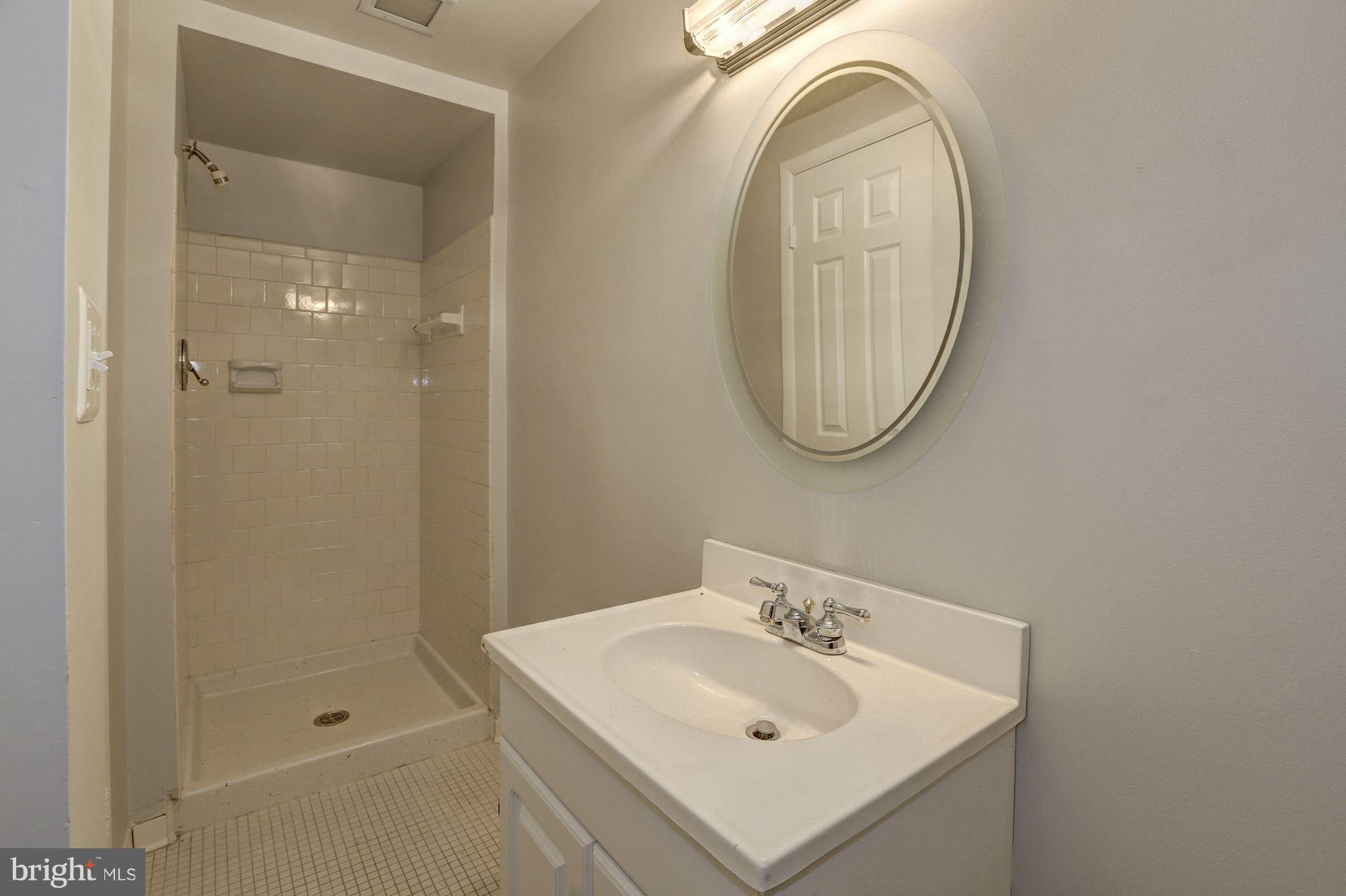 8518 Postoak Road Potomac, MD 20854 - Photo 28 of 30 Bath