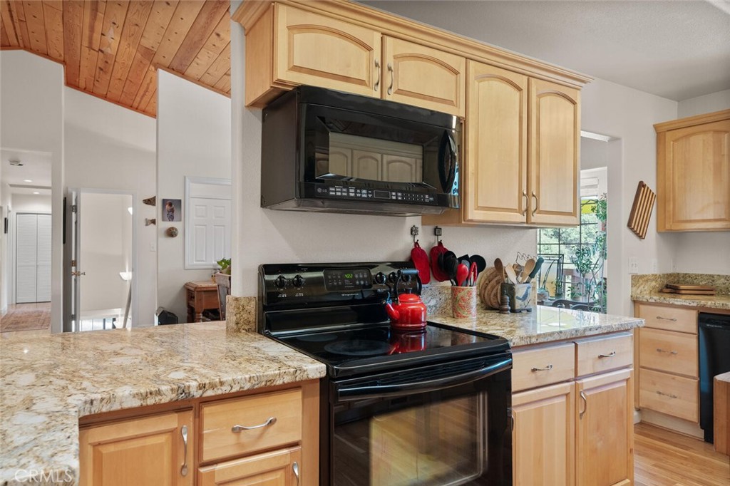 5056 Hooper Lane Chico, CA 95928 - Photo 17 of 57 Granite countertops