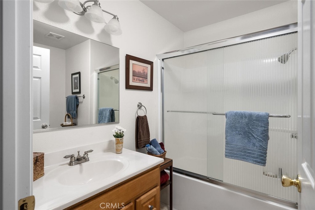 5056 Hooper Lane Chico, CA 95928 - Photo 42 of 57 Full bathroom