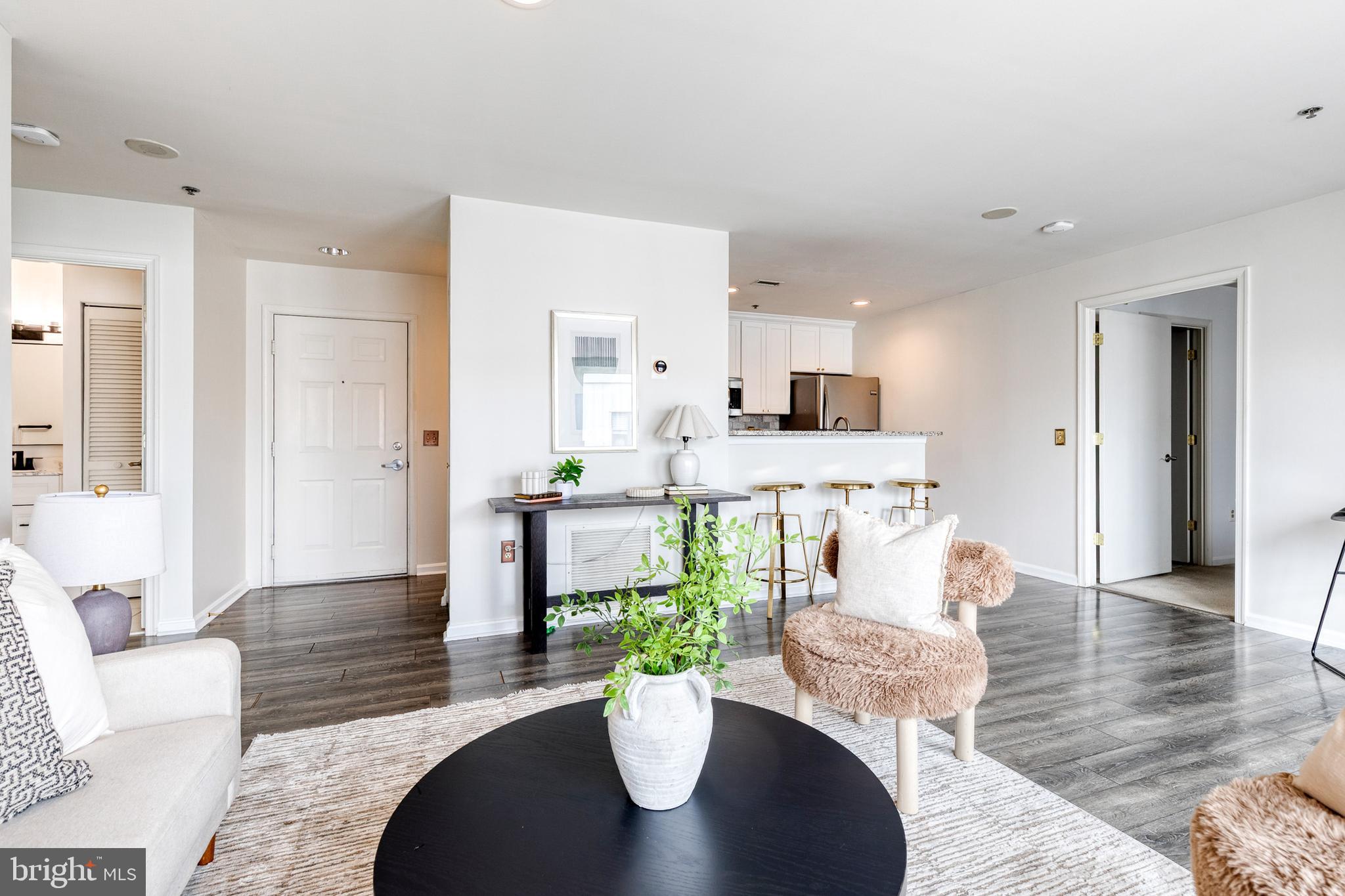 2702 Lighthouse Point East, Unit 719 Baltimore, MD 21224 - Photo 5 of 34