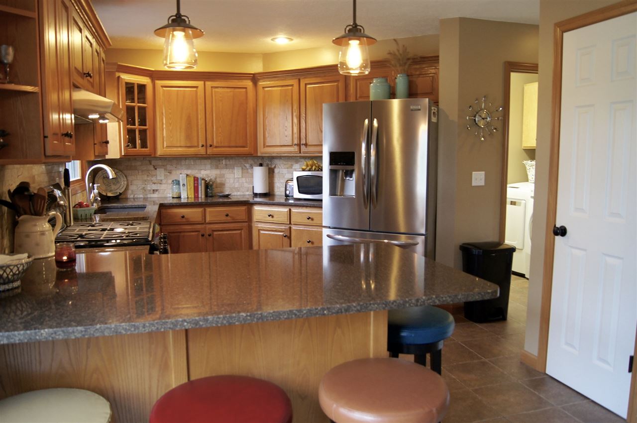 2549 East Wilcox Road Warsaw, IN 46580 - Photo 8 of 28 Gallery Image 8