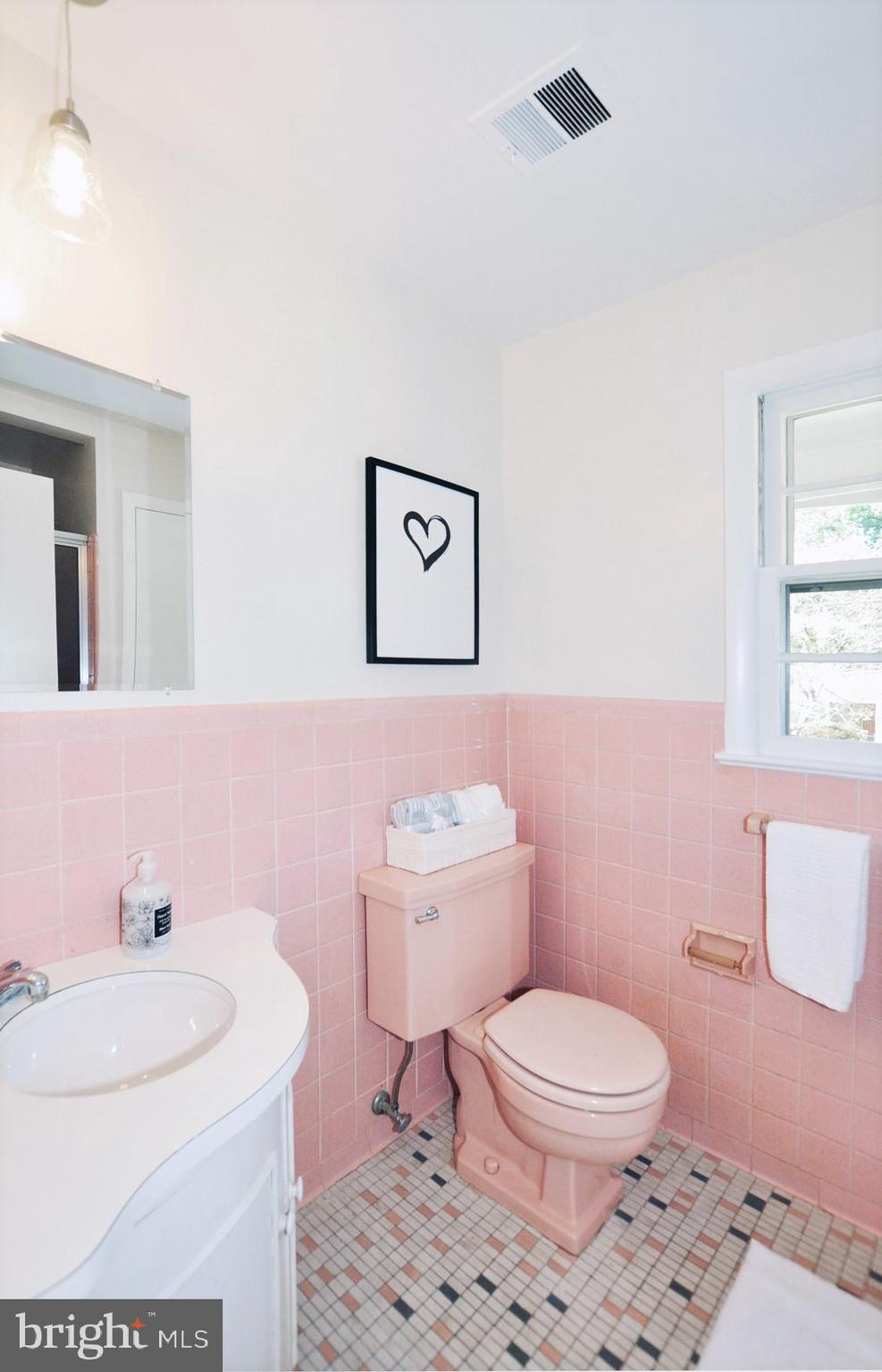 6901 Millwood Road Bethesda, MD 20817 - Photo 26 of 28 Full Bath #3 on entry level