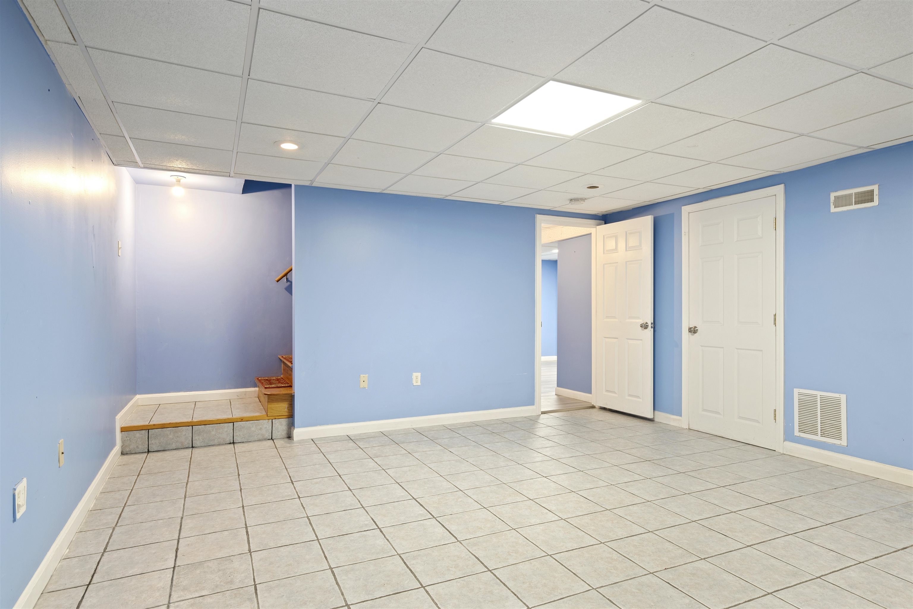 69 Barrett Street Manchester, NH 03104 - Photo 14 of 18