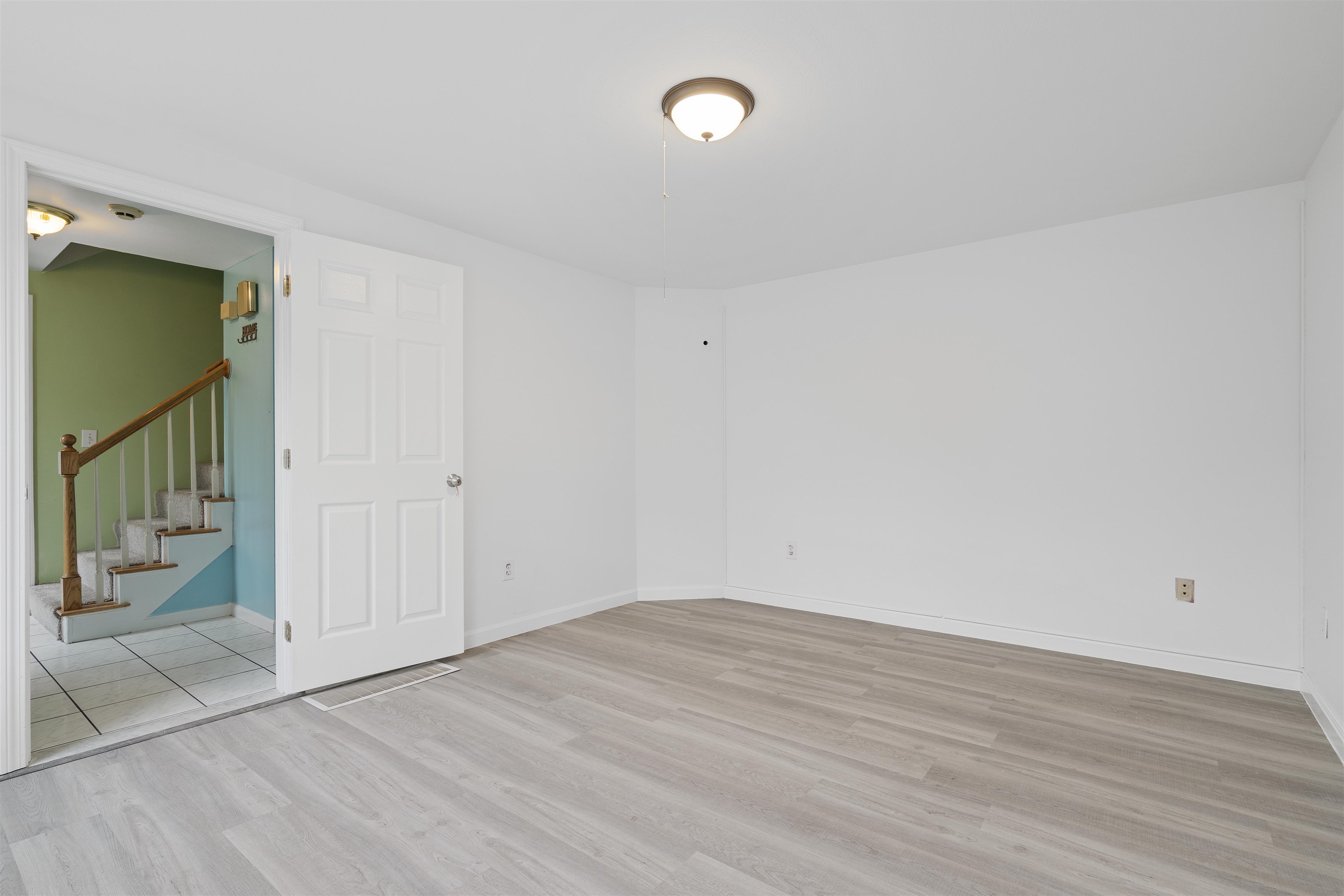 69 Barrett Street Manchester, NH 03104 - Photo 5 of 18