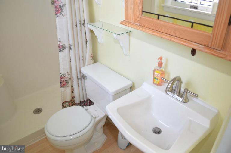23945 Stringtown Road Clarksburg, MD 20871 - Photo 4 of 20 Bath