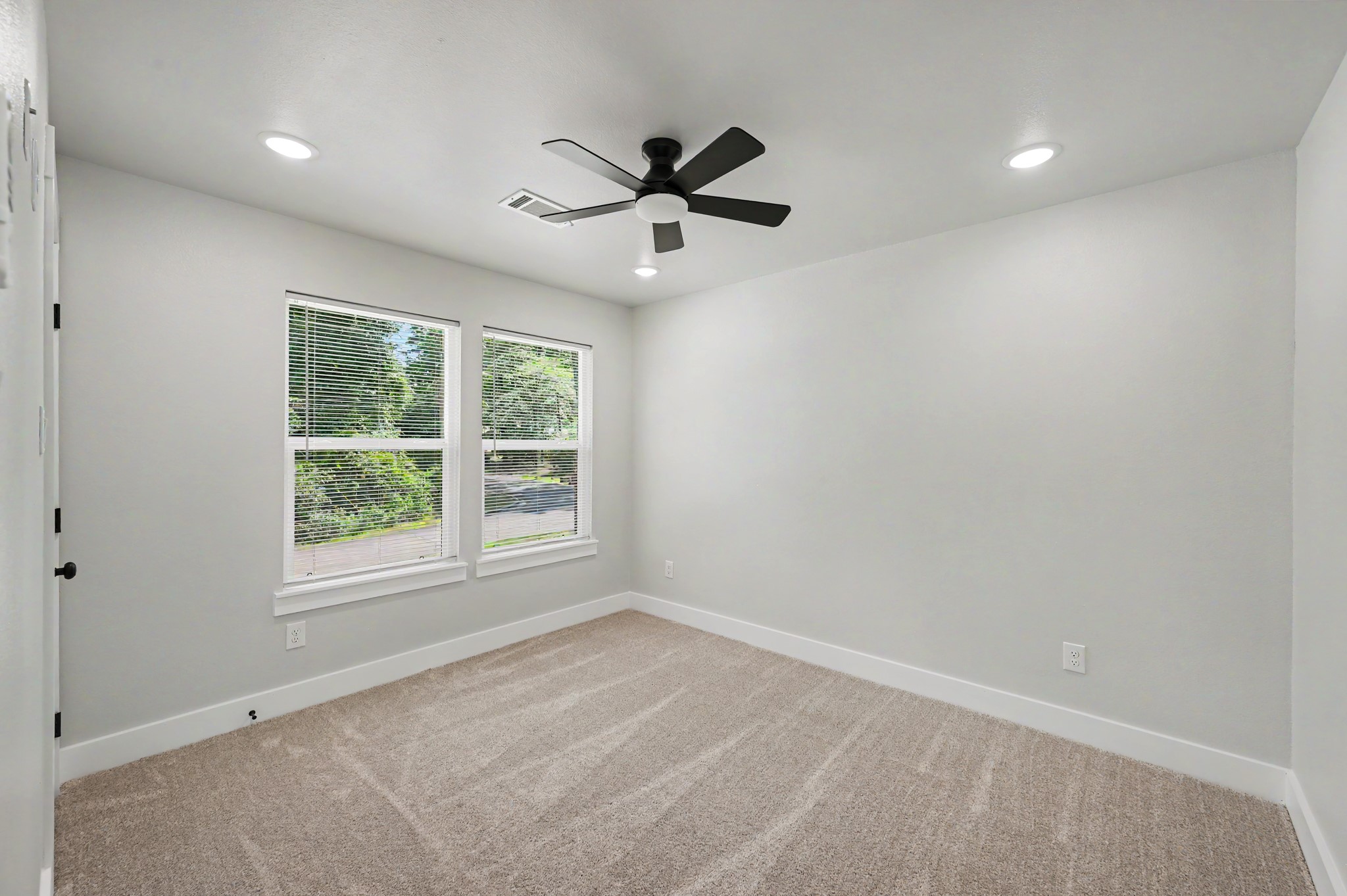 116 Sun City Lane Conroe, TX 77304 - Photo 22 of 39