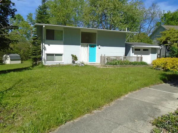 $2,600 | 255 Brookside Drive, Ann Arbor, MI 48105