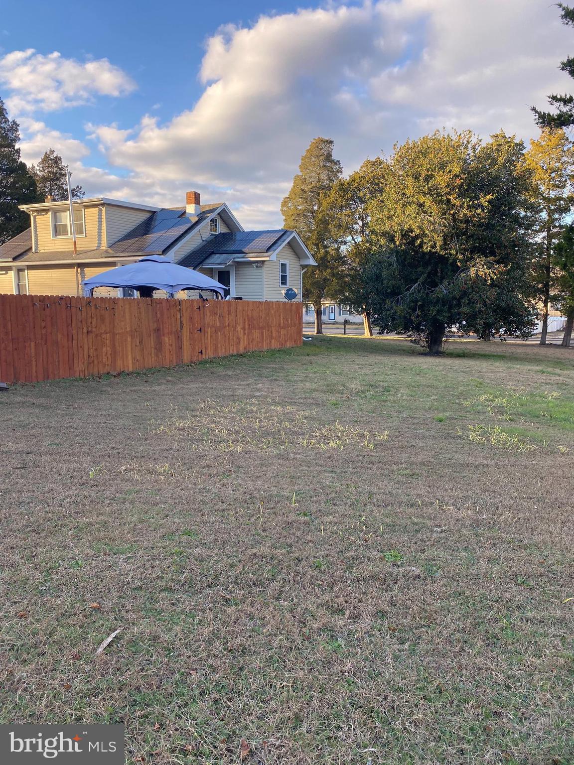 2419 Newcombtown Road Millville, NJ 08332 - Photo 28 of 34 a backyard of a house with lots of green space
