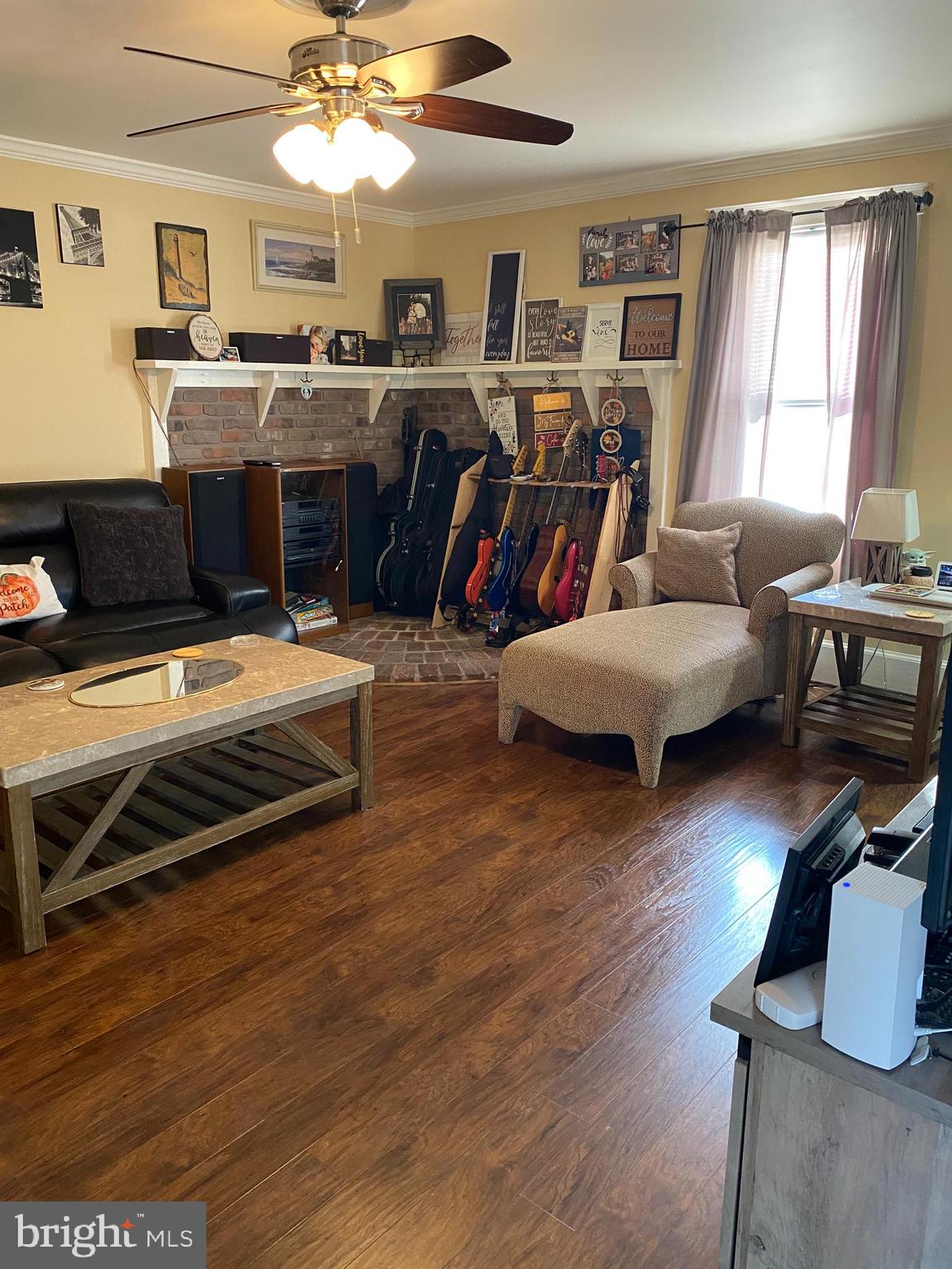 2419 Newcombtown Road Millville, NJ 08332 - Photo 7 of 34 a living room with furniture and wooden floor