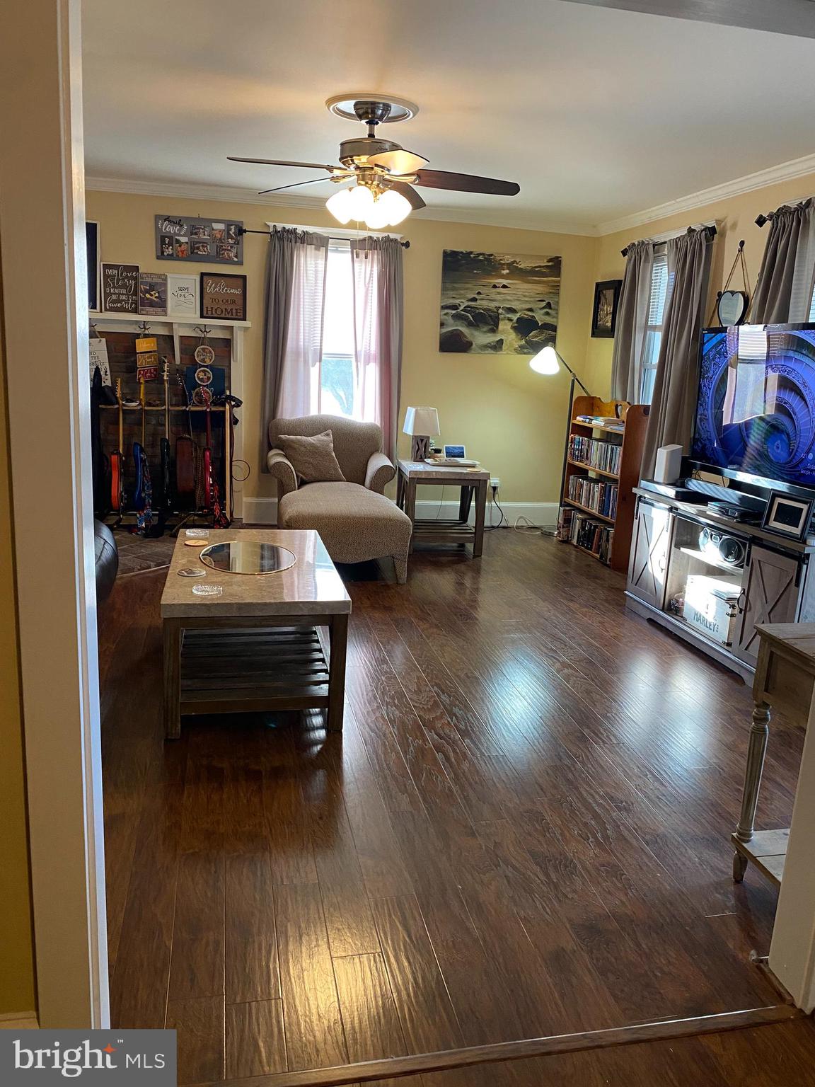 2419 Newcombtown Road Millville, NJ 08332 - Photo 8 of 34 a living room with furniture and a flat screen tv