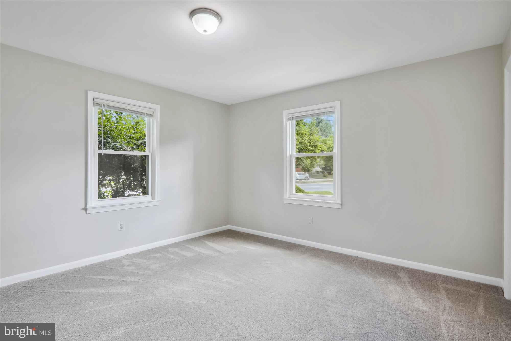 7400 Adelphi Road Hyattsville, MD 20783 - Photo 19 of 38 Main level bedroom 1