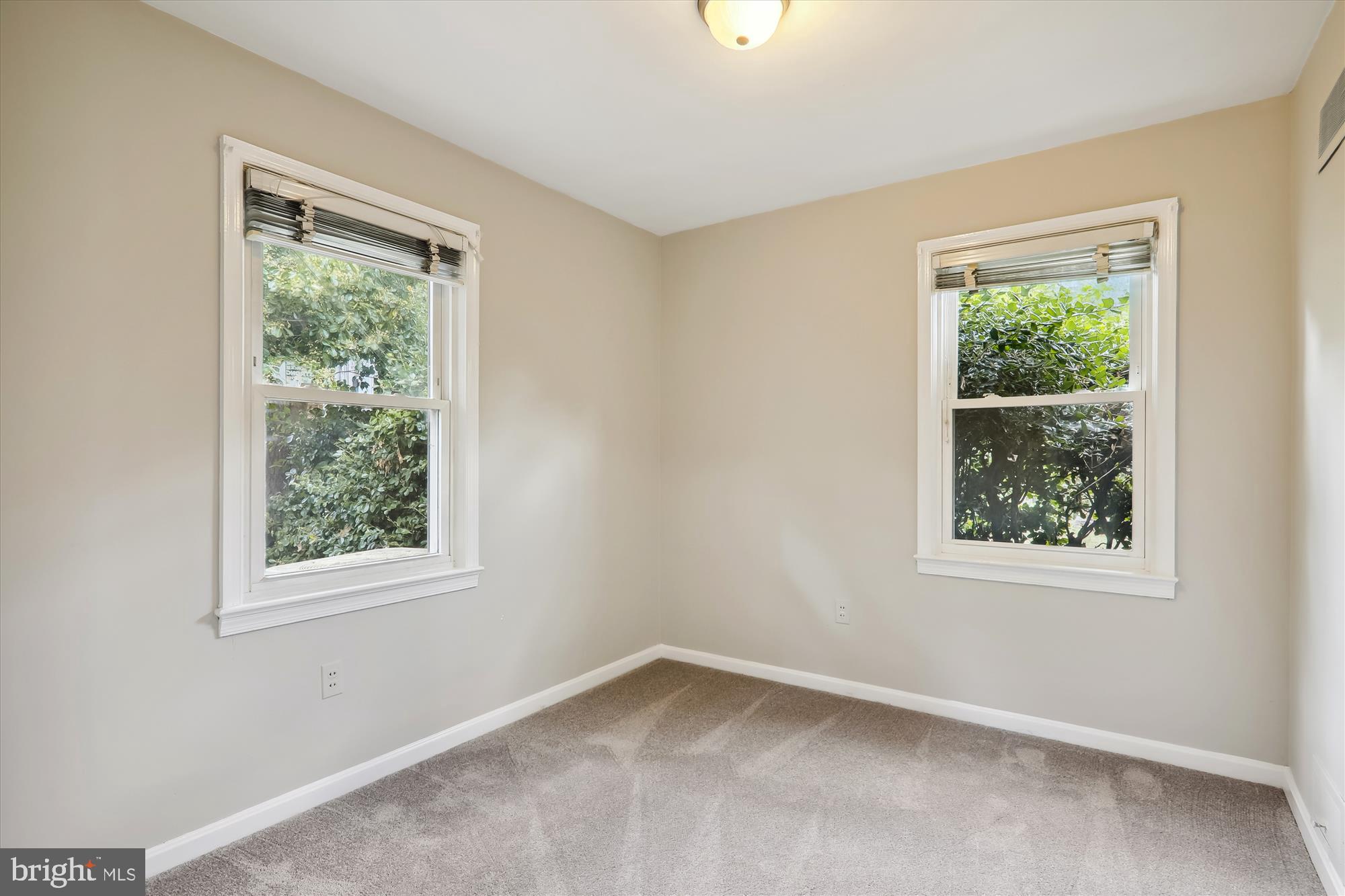 7400 Adelphi Road Hyattsville, MD 20783 - Photo 22 of 38 Main level Bedroom 2