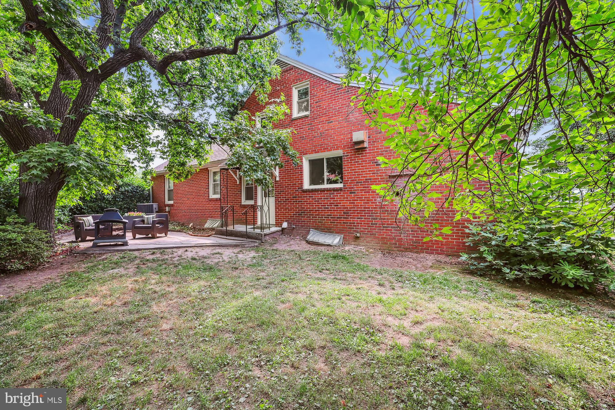 7400 Adelphi Road Hyattsville, MD 20783 - Photo 3 of 38 Private backyard