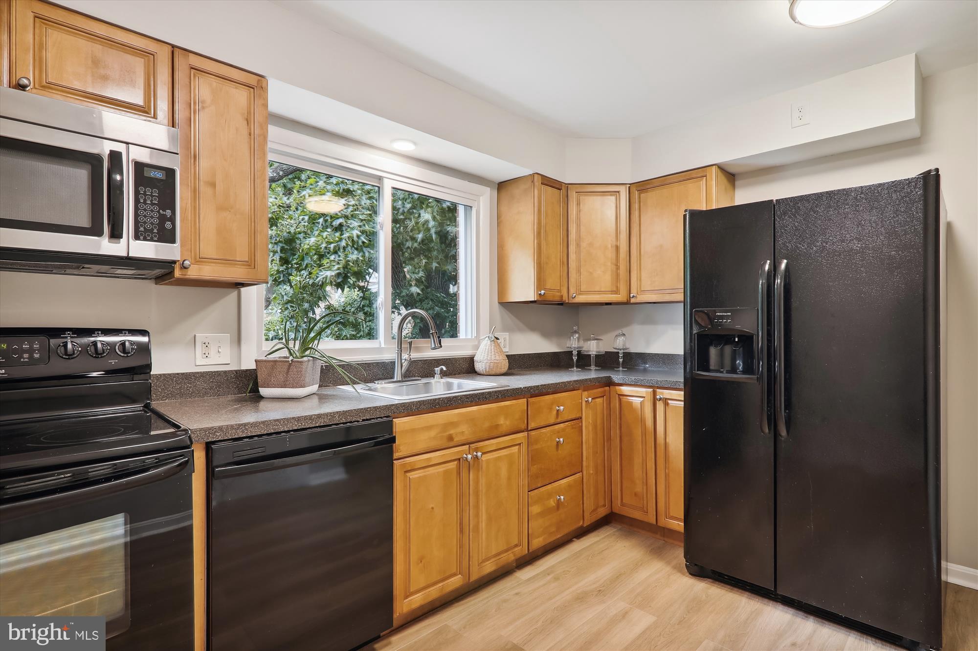 7400 Adelphi Road Hyattsville, MD 20783 - Photo 10 of 38 Light filled kitchen