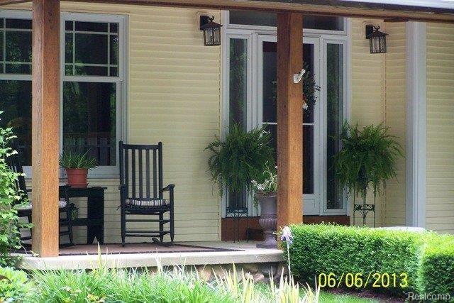 5835 Curdy Road Howell, MI 48855 - Photo 2 of 25 Porch