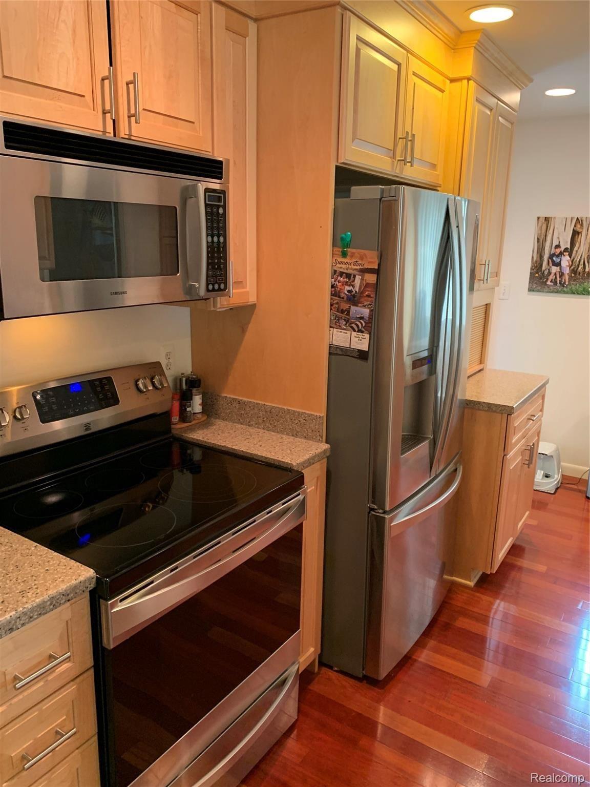 2800 Oliver Road Royal Oak, MI 48073 - Photo 5 of 26 17158A8A-546B-486B-AFEA-980881187BD1.jpeg