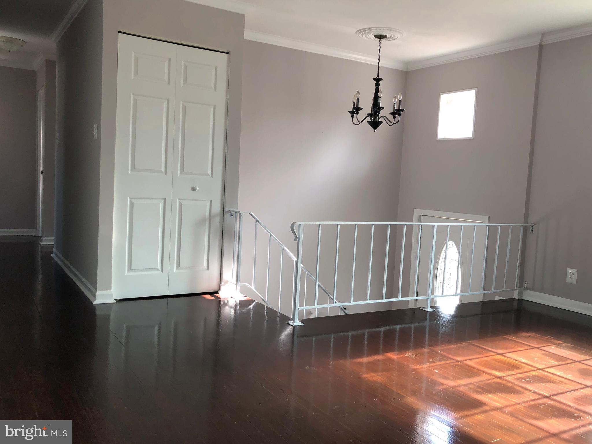 119 North Cypress Road Sterling, VA 20164 - Photo 6 of 28 Interior (General)
