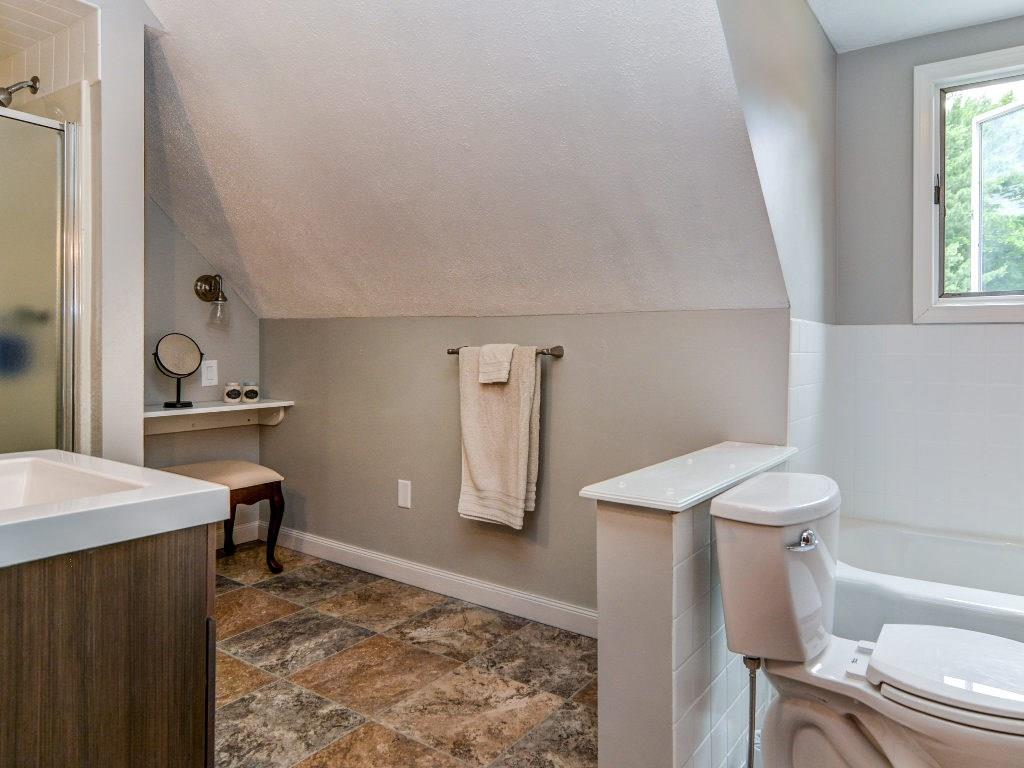 1040 West Ingomar Road Pittsburgh, PA 15237 - Photo 23 of 25 Gallery Image 23