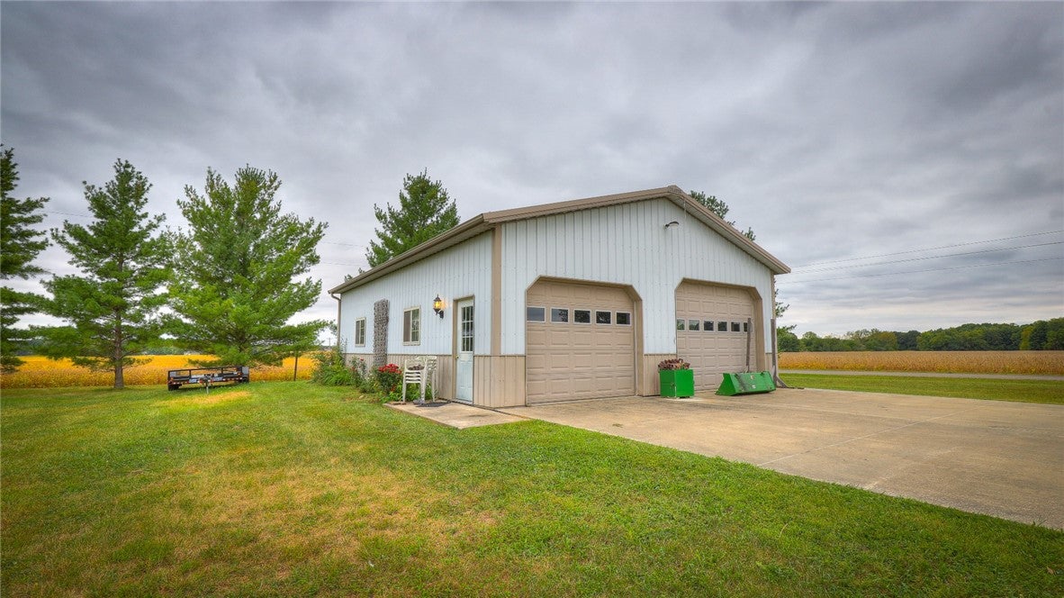 1121 Cr 1000e Road Sullivan, IL 61951 - Photo 40 of 48 Gallery Image 40