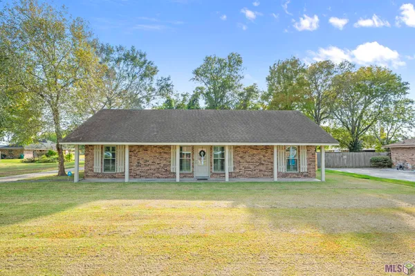 $269,900 | 2209 Live Oak Drive, Brusly, LA 70719