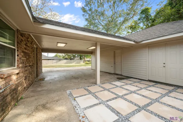$269,900 | 2209 Live Oak Drive, Brusly, LA 70719