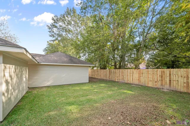 $269,900 | 2209 Live Oak Drive, Brusly, LA 70719
