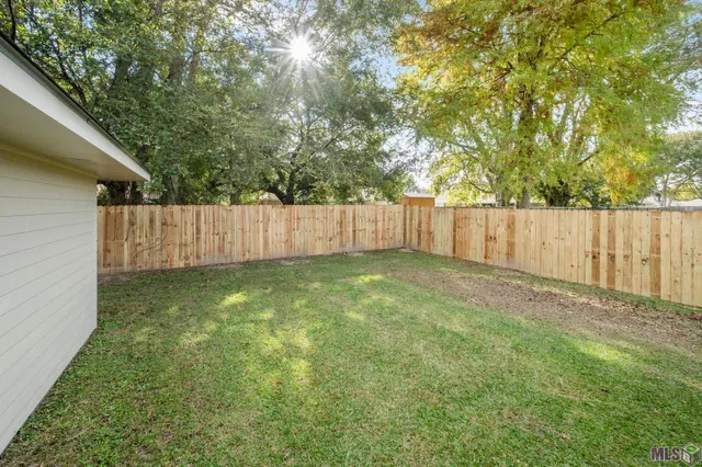 $269,900 | 2209 Live Oak Drive, Brusly, LA 70719