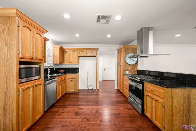 $269,900 | 2209 Live Oak Drive, Brusly, LA 70719