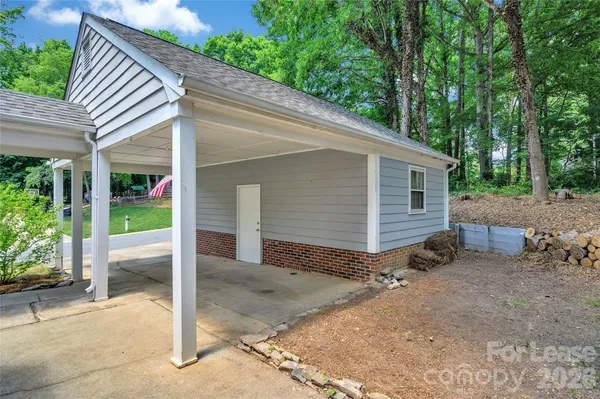 $2,100 | 901 Winter Wood Drive, Matthews, NC 28105