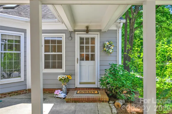 $2,100 | 901 Winter Wood Drive, Matthews, NC 28105