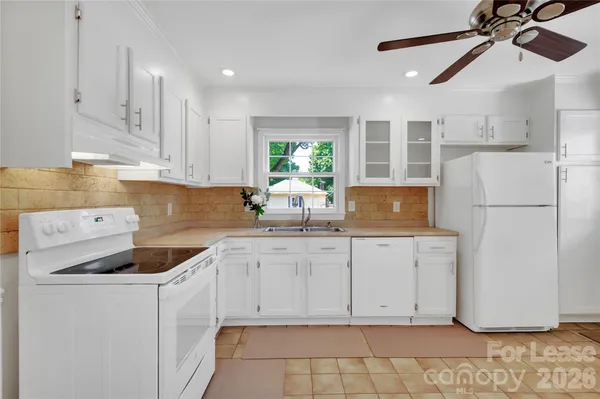 $2,100 | 901 Winter Wood Drive, Matthews, NC 28105
