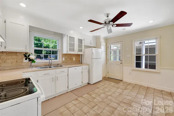 $2,100 | 901 Winter Wood Drive, Matthews, NC 28105