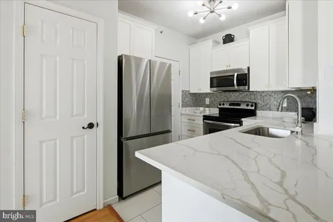 $345,000 | 1591 Spring Gate Dr., Unit 3406, McLean, VA 22102