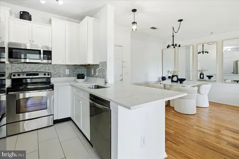 $345,000 | 1591 Spring Gate Dr., Unit 3406, McLean, VA 22102