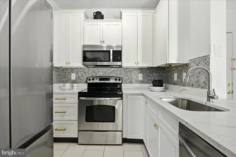 $345,000 | 1591 Spring Gate Dr., Unit 3406, McLean, VA 22102