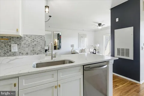 $345,000 | 1591 Spring Gate Dr., Unit 3406, McLean, VA 22102