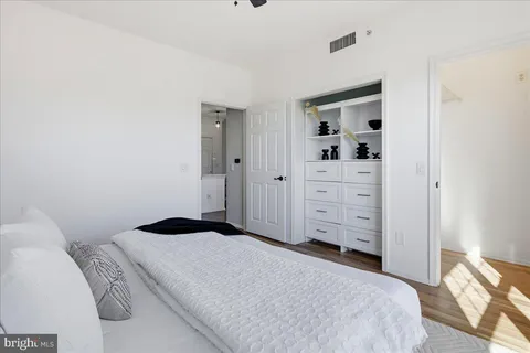 $345,000 | 1591 Spring Gate Dr., Unit 3406, McLean, VA 22102