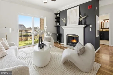 $345,000 | 1591 Spring Gate Dr., Unit 3406, McLean, VA 22102