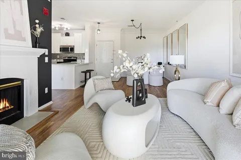 $345,000 | 1591 Spring Gate Dr., Unit 3406, McLean, VA 22102