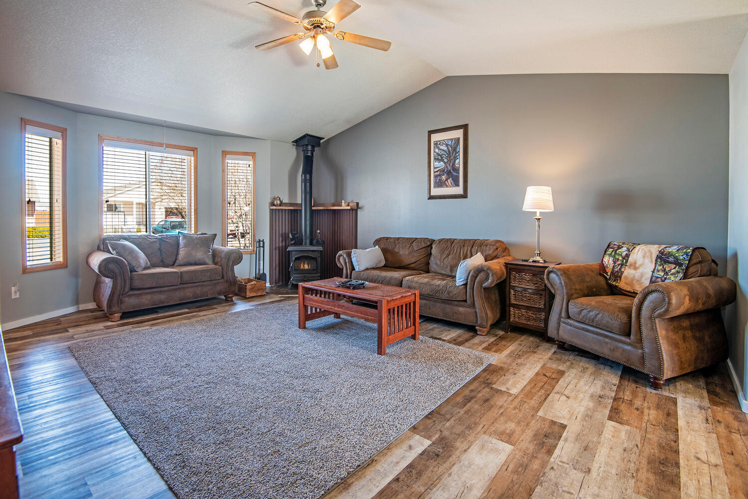 295 Center Ridge Dr Culver OR-large-005-