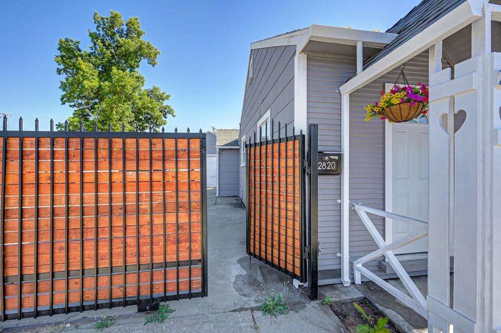 2820 Fruitridge Road Sacramento, CA 95820 - Photo 8 of 68