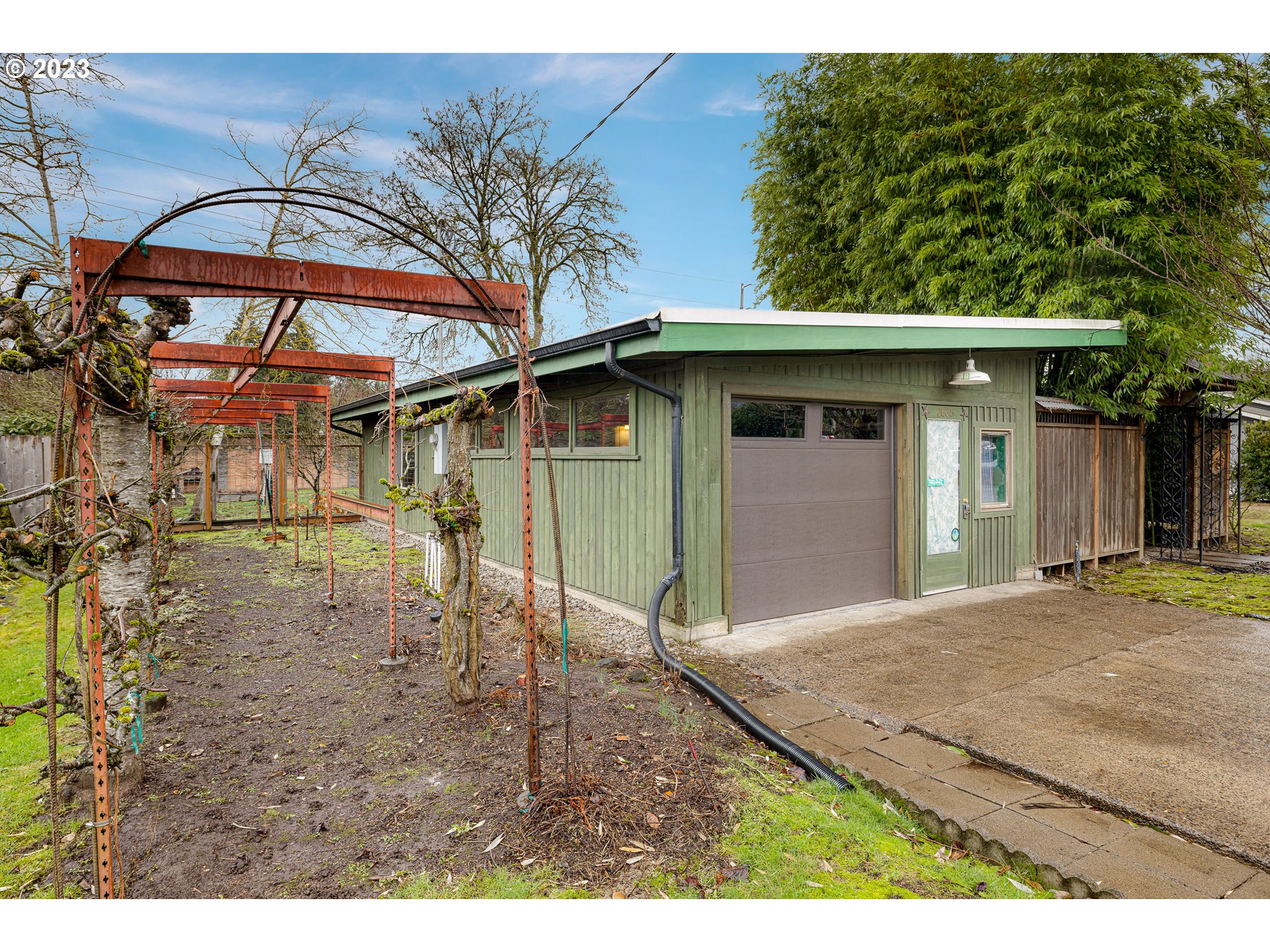 2635 Nova Street Springfield, OR 97477 - Photo 31 of 31 a view of a house with a patio