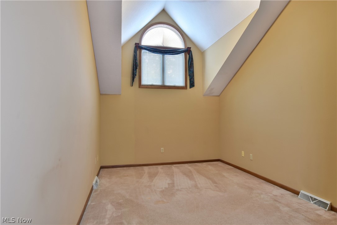 9078 Inverrary Warren, OH 44484 - Photo 16 of 33 Gallery Image 16