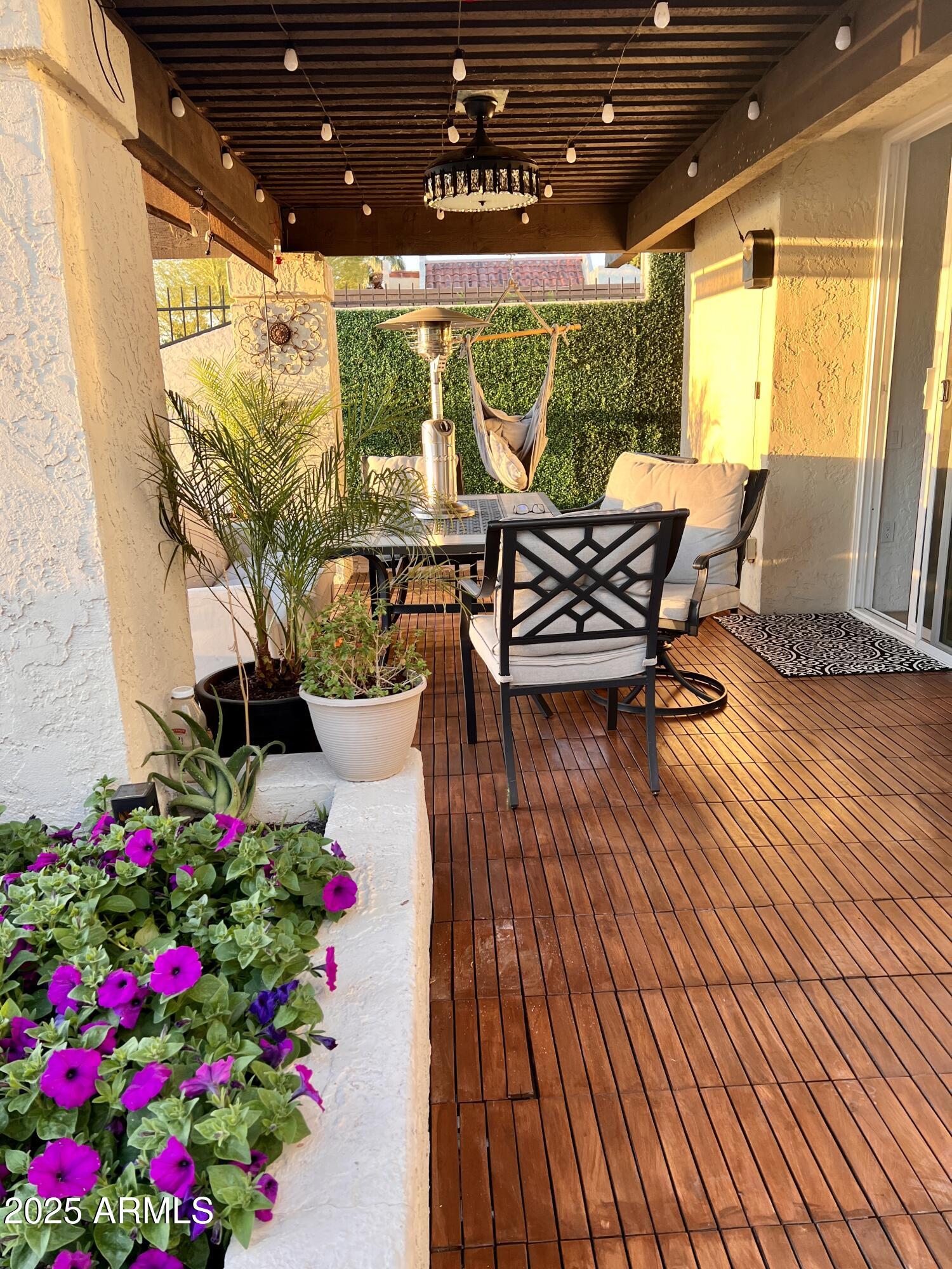 2529 North Miller Road Scottsdale, AZ 85257 - Photo 23 of 65 a building outdoor space with seating space