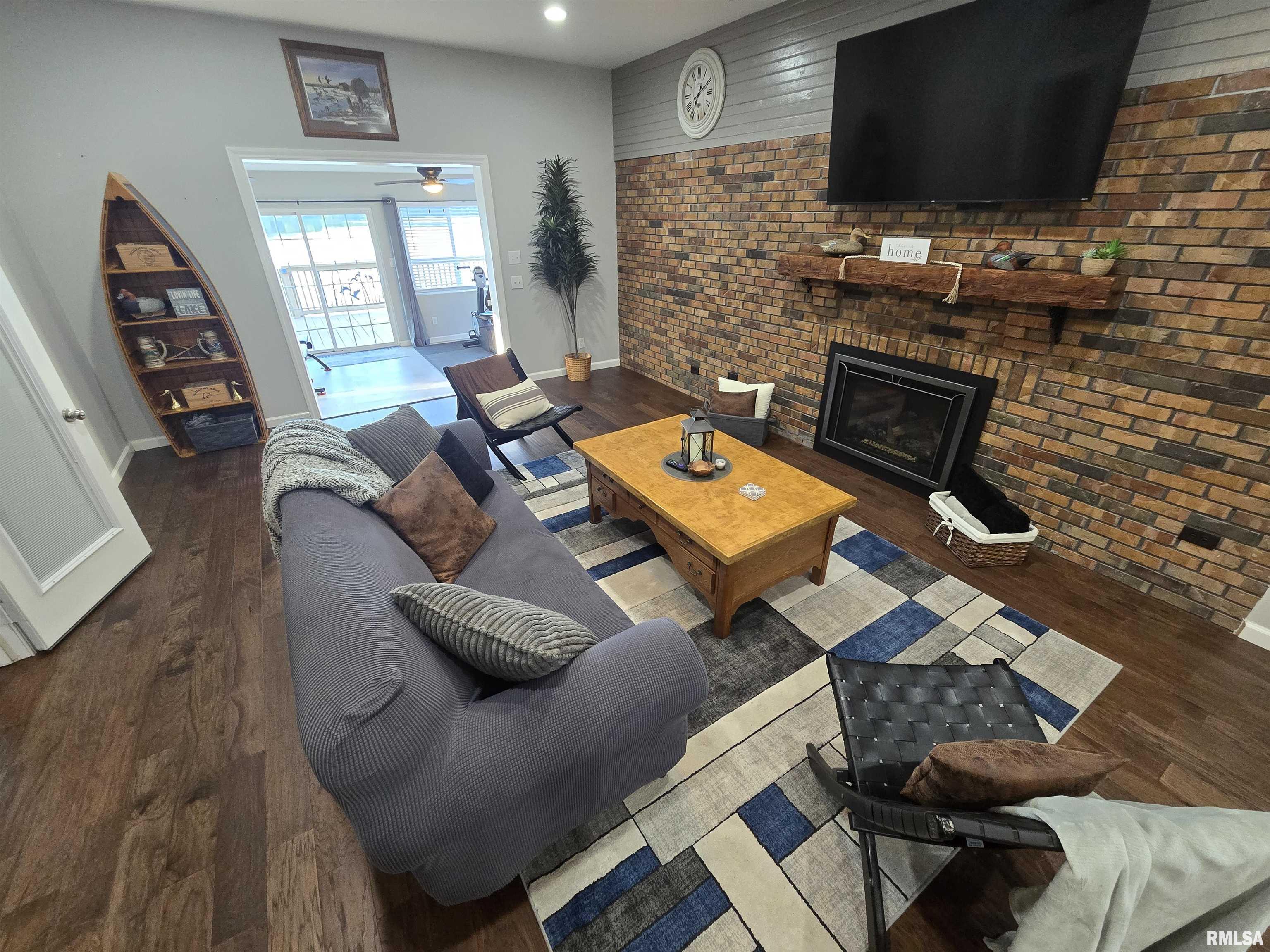 1640 Club House Road Centralia, IL 62801 - Photo 10 of 92 Gallery Image 10