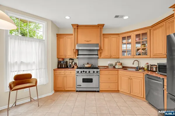 $768,000 | 717 Regal Boulevard, Livingston, NJ 07039